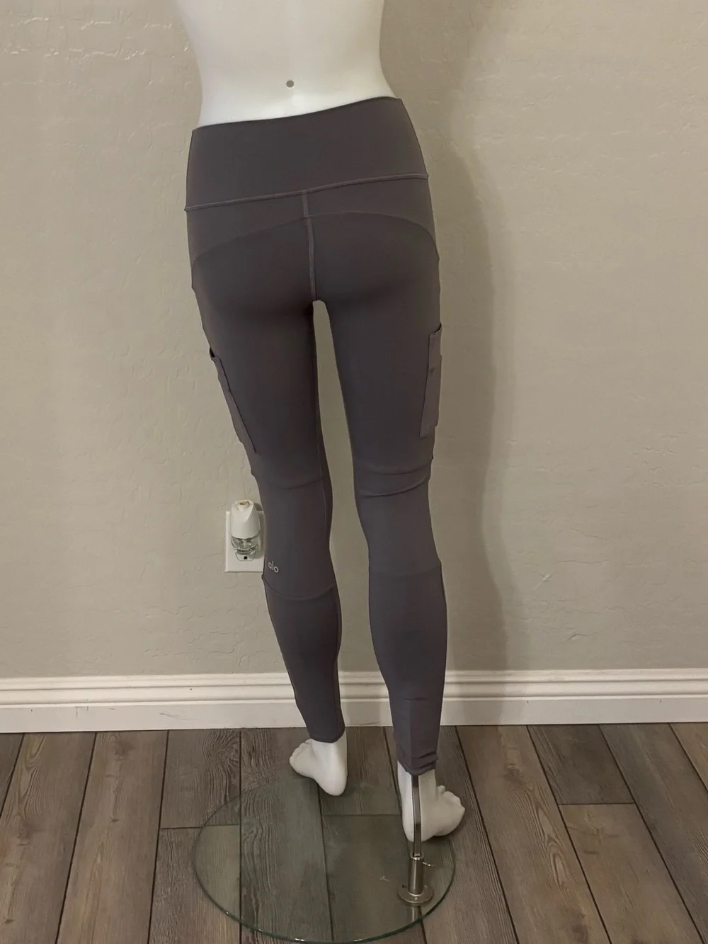 Alo Yoga Women's High Waist Cargo Legging Purple Dusk Small